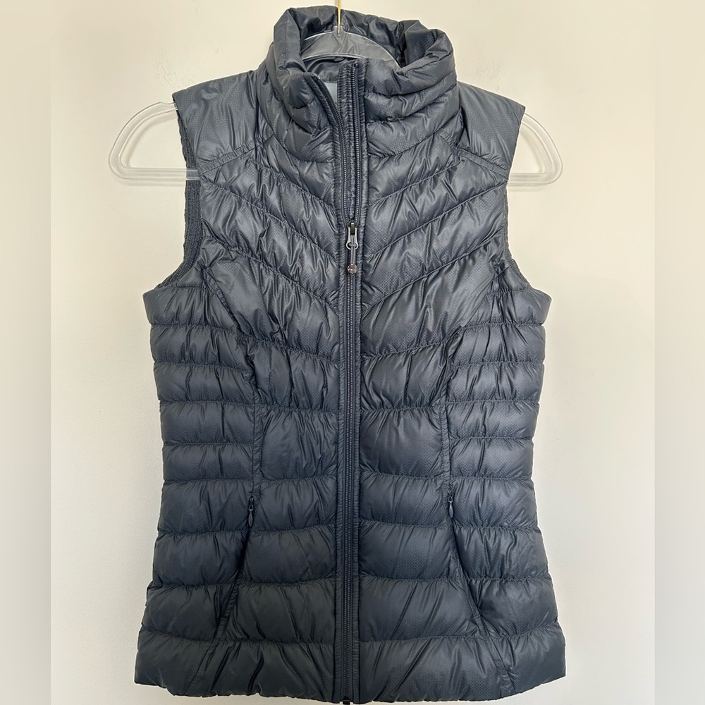 Athleta Womens Downalicious Deluxe Quilted Goose Down Puffer Vest Grey‎ Size XS
